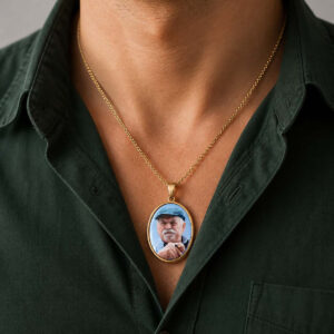 Medalla Orla Oval Personalizada de Acero Inoxidable Dorado con Foto en Porcelana 35 x 25 mms
