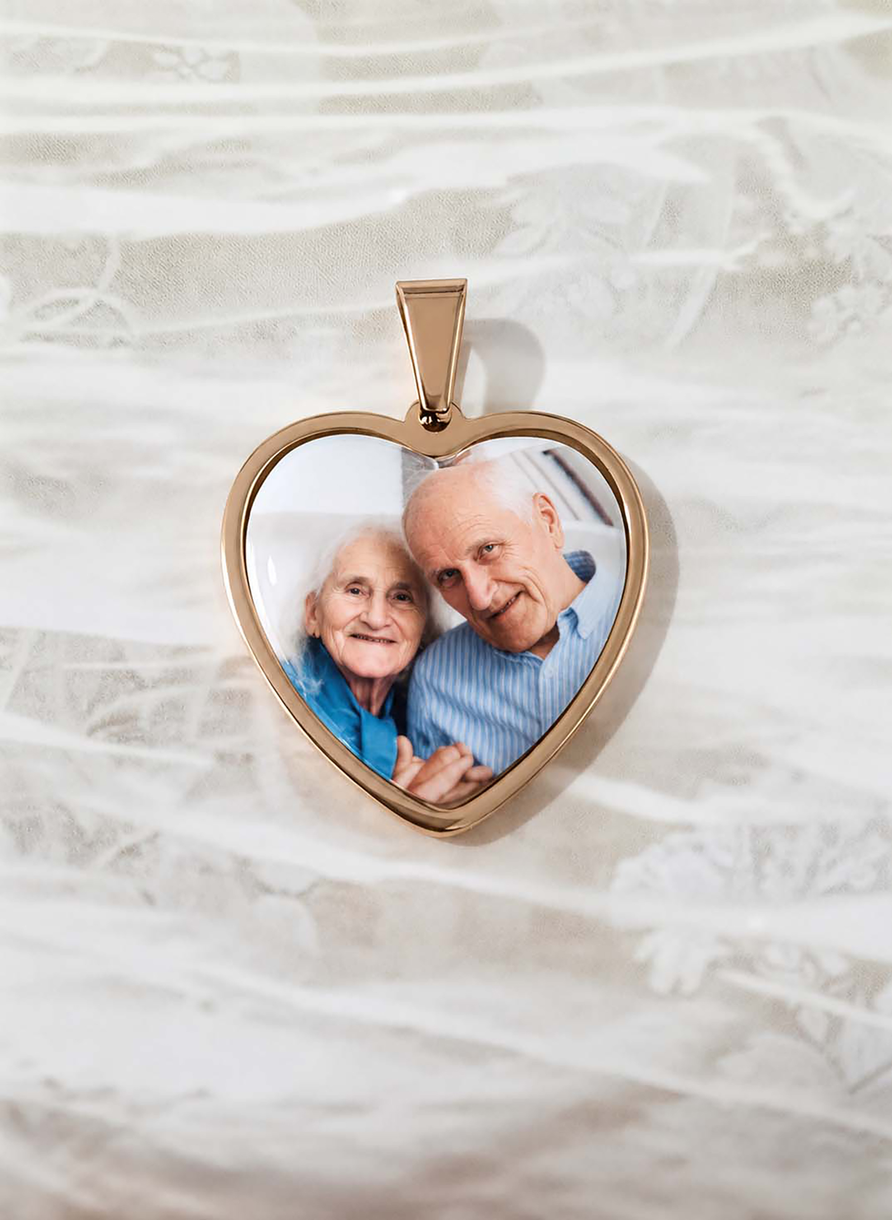 Medalla Orla Corazón en Acero Dorado con Foto Personalizada - Imagen 2