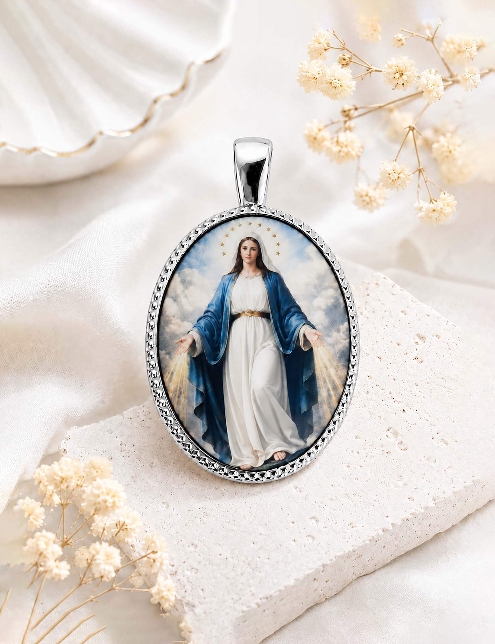 Medalla Oval Virgen Milagrosa en Plata de Ley 24x18 mms.